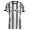 9833 PACK JUVENTUS VLAHOVIC DOMICILE. ENSEMBLE ADULTE MAILLOT ET SHORT 2022 2023