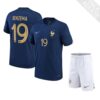 11132 PACK FRANCE DOMICILE BENZEMA. ENSEMBLE ADULTE MAILLOT ET SHORT 2022 2023