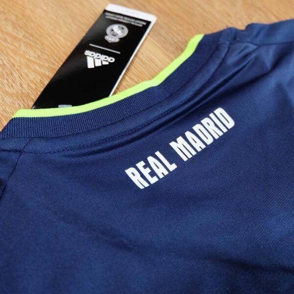 MAILLOT RETRO REAL MADRID EXTERIEUR 2010-2011